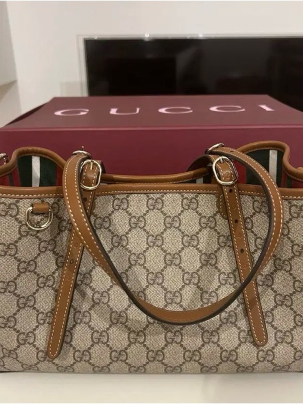 Gucci shoulder bag Designer-Brown with Leather Trim come with box and dust bag - Picture 4 of 6
